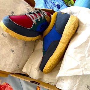 I’m selling a pair of Nike Be-Do-Win SP. Sz 8.5! Get em now !!!